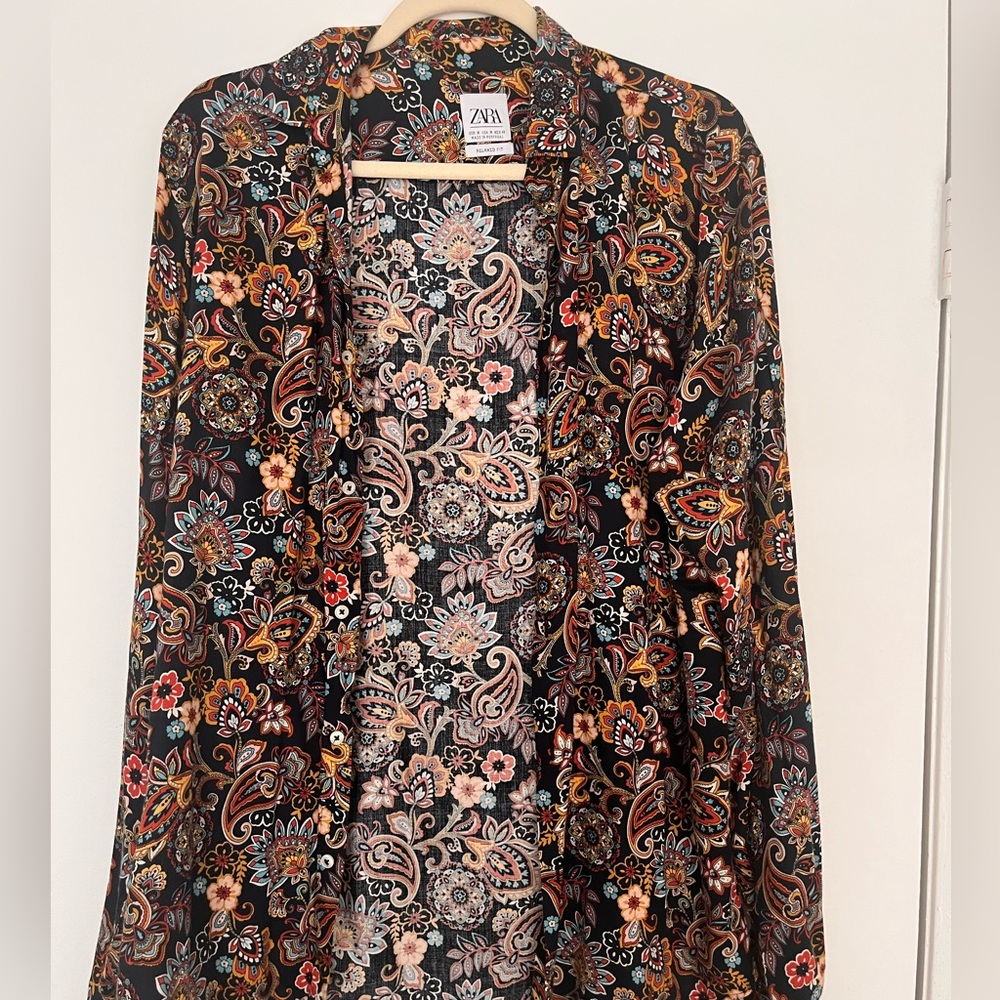 Men’s Zara multicolor button down shirt w/ bohemian design